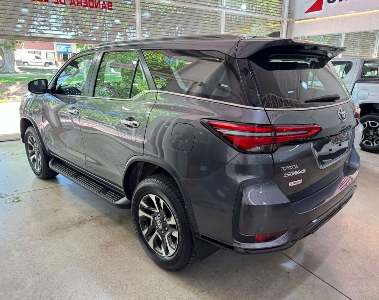 Toyota Hilux SW4 Nuevo en Mendoza, deRuedas