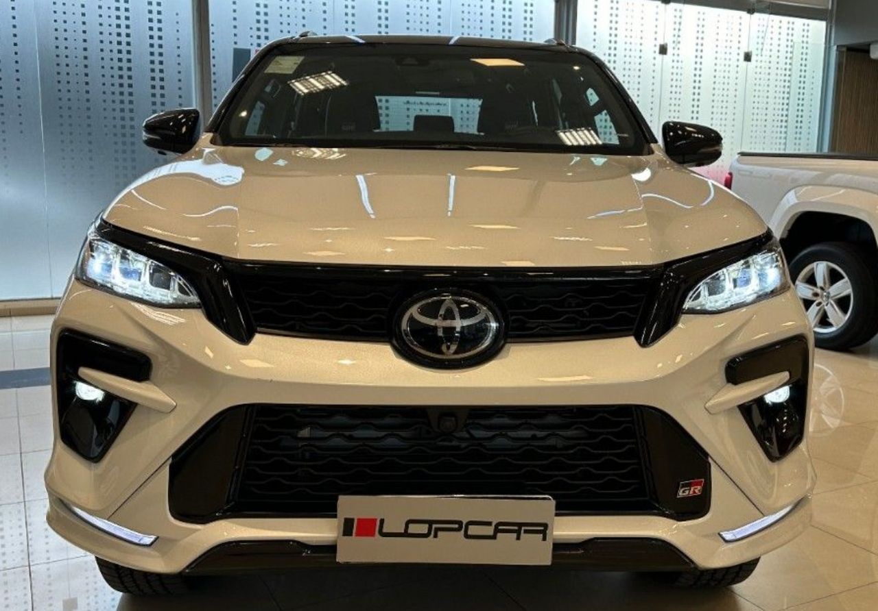 Toyota Hilux SW4 Nuevo Financiado en Córdoba, deRuedas