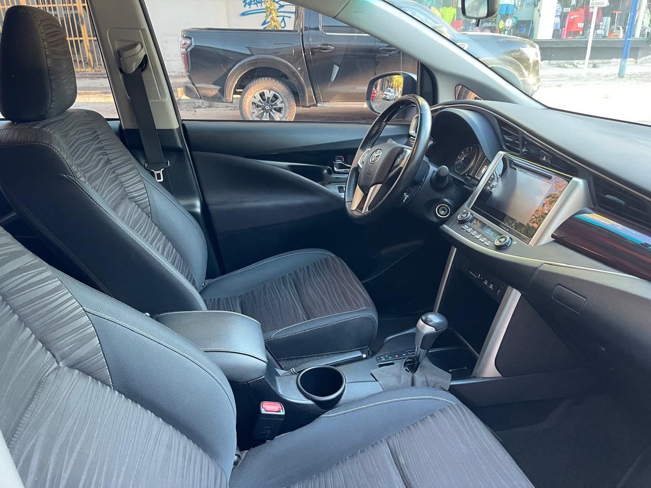 Toyota Innova Usado en Mendoza, deRuedas