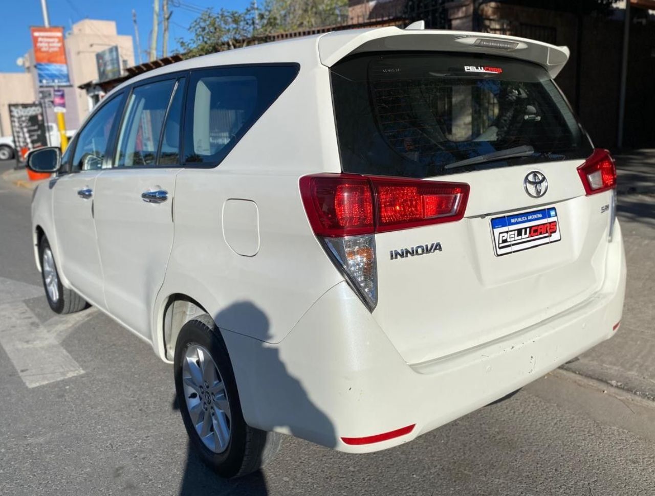 Toyota Innova Usado Financiado en San Juan, deRuedas