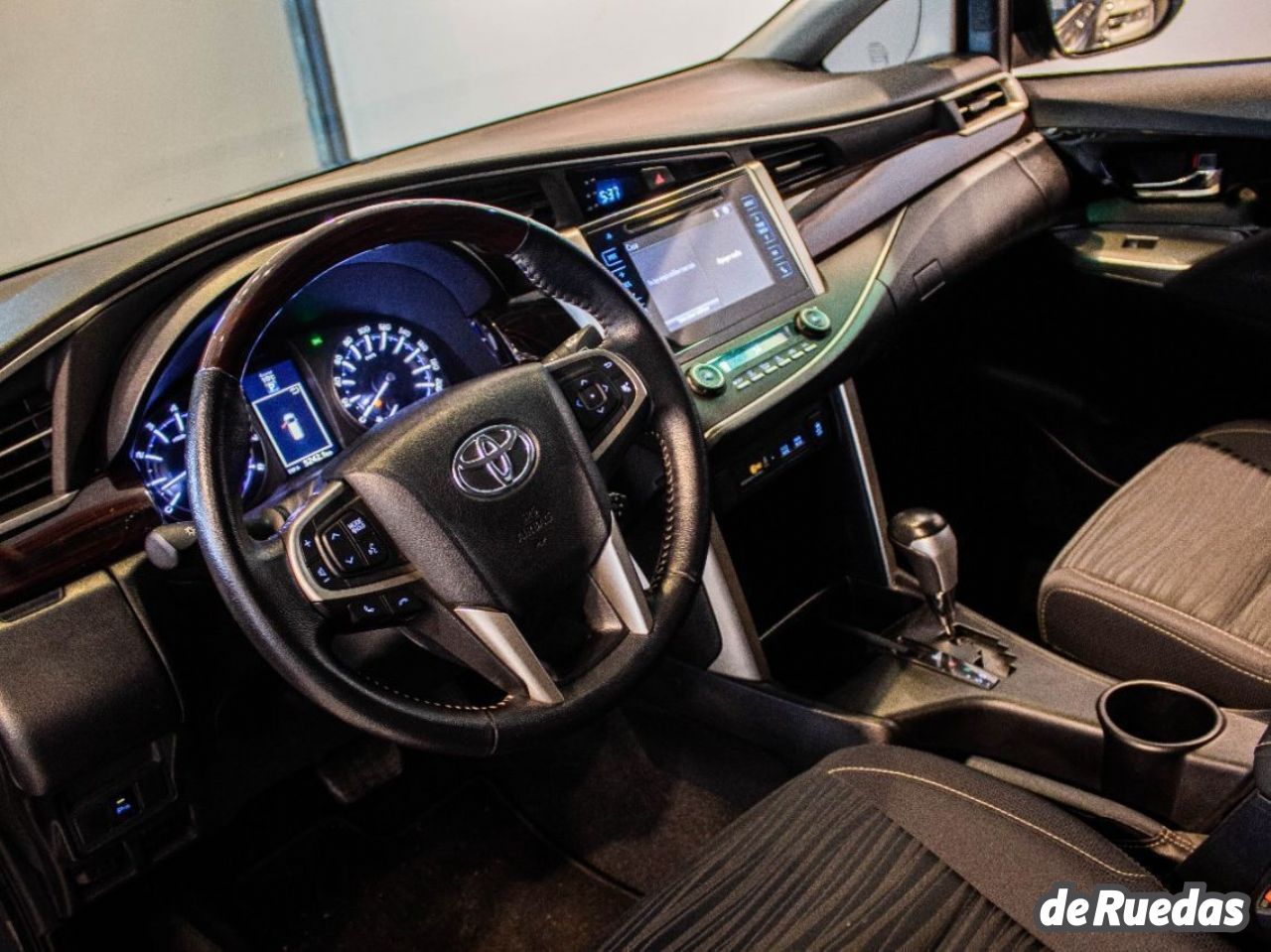 Toyota Innova Usado en Córdoba, deRuedas