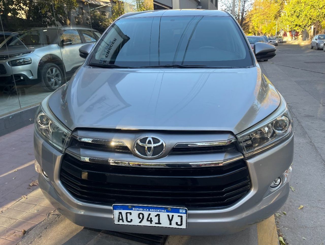 Toyota Innova Usado en Mendoza, deRuedas