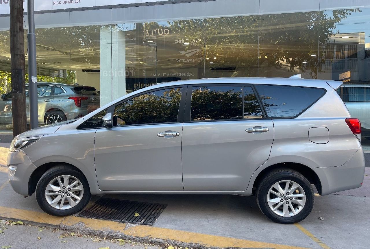 Toyota Innova Usado en Mendoza, deRuedas