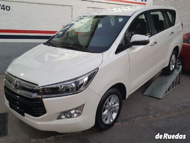 Toyota Innova Nuevo en Mendoza, deRuedas