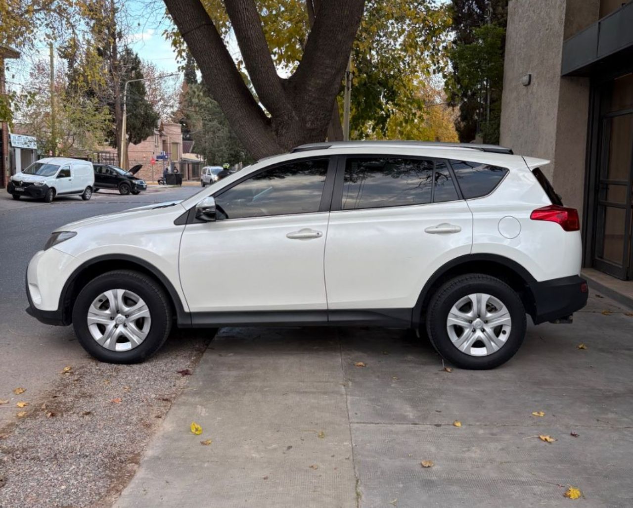 Toyota RAV4 Usado Financiado en San Juan, deRuedas