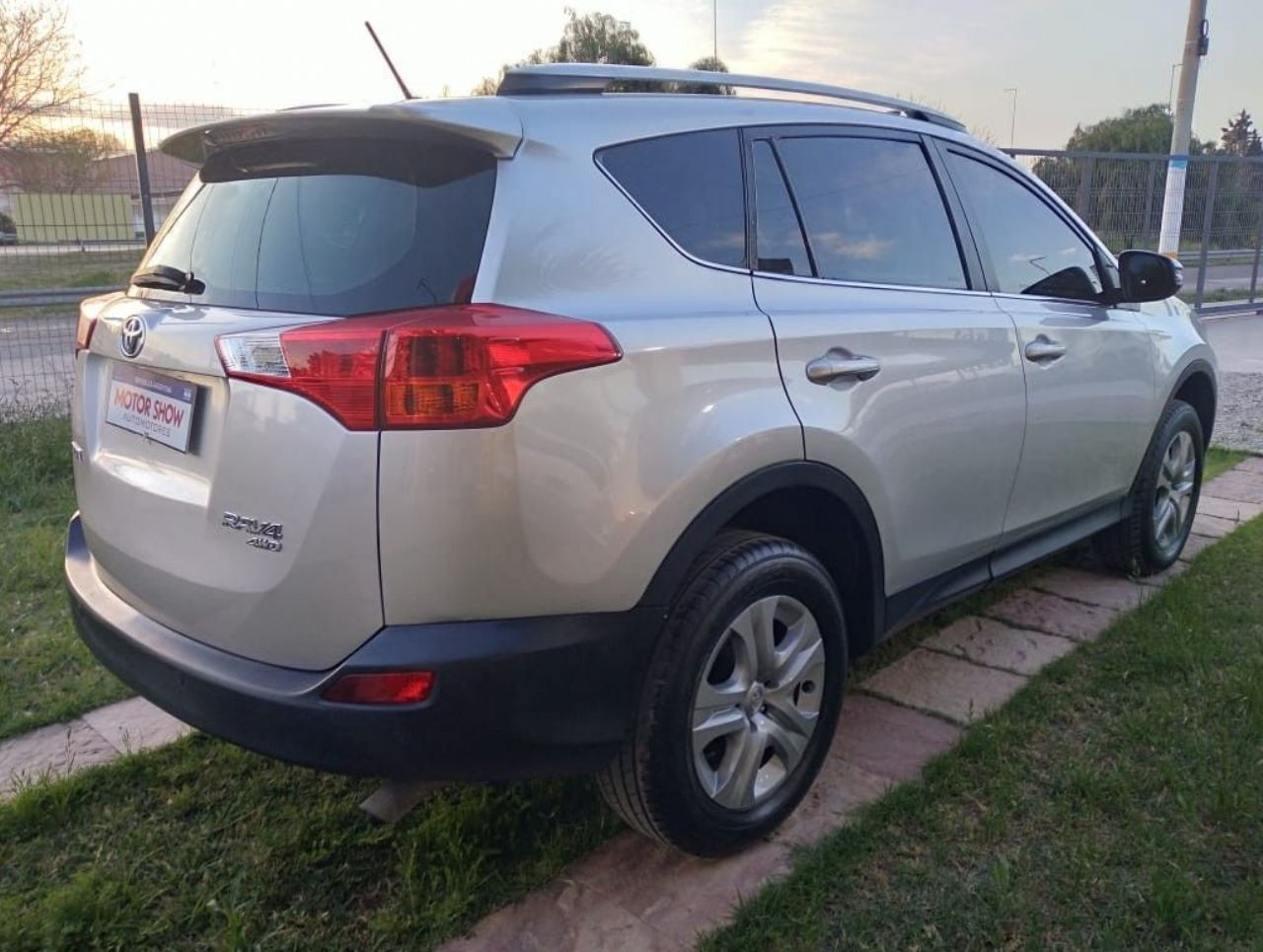 Toyota RAV4 Usado Financiado en San Juan, deRuedas