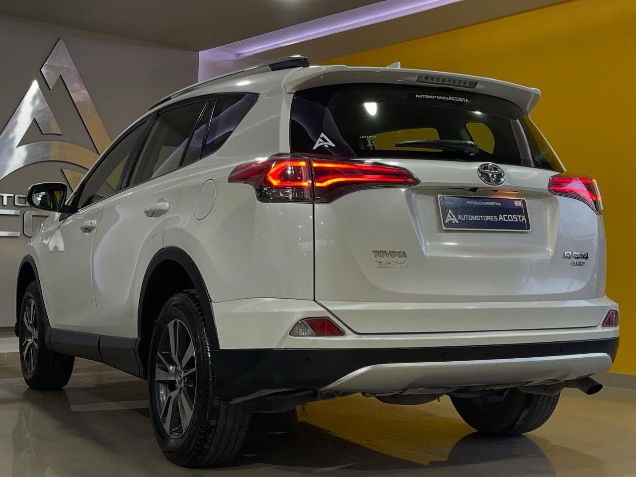 Toyota RAV4 Usado Financiado en San Juan, deRuedas
