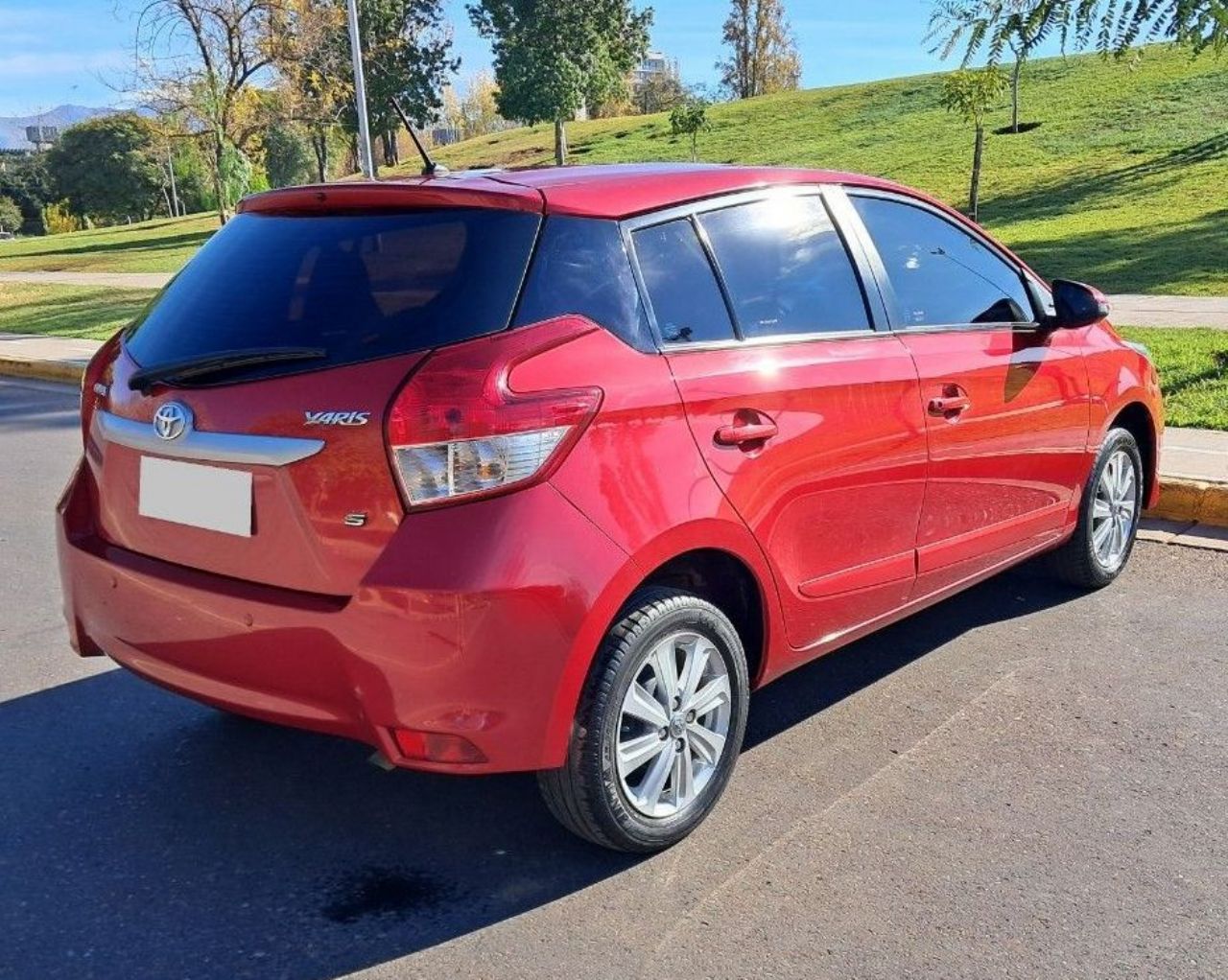 Toyota Yaris Usado Financiado en Mendoza, deRuedas