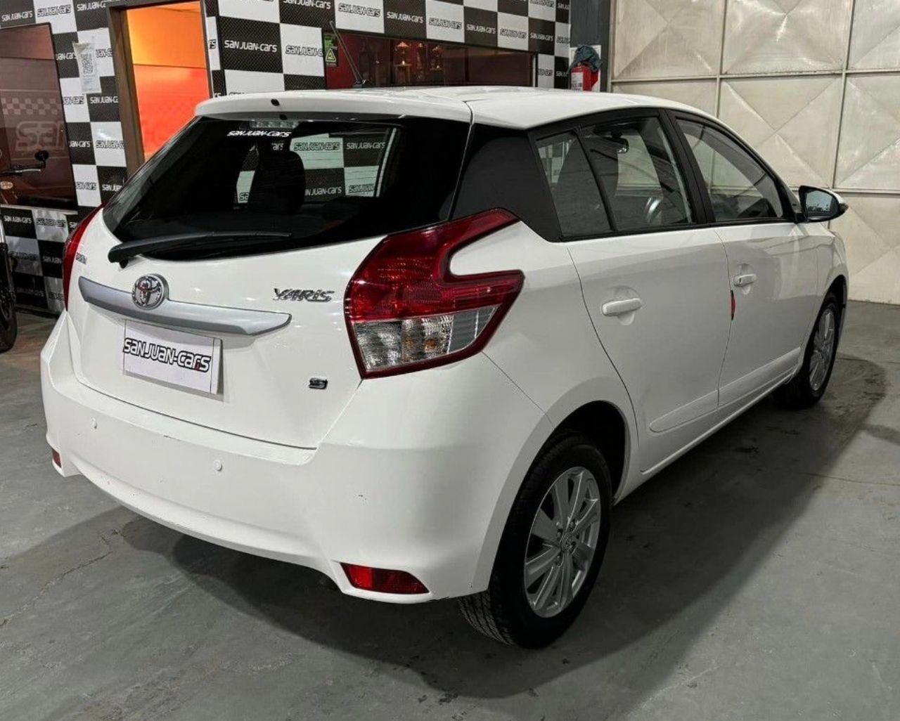 Toyota Yaris Usado Financiado en San Juan, deRuedas