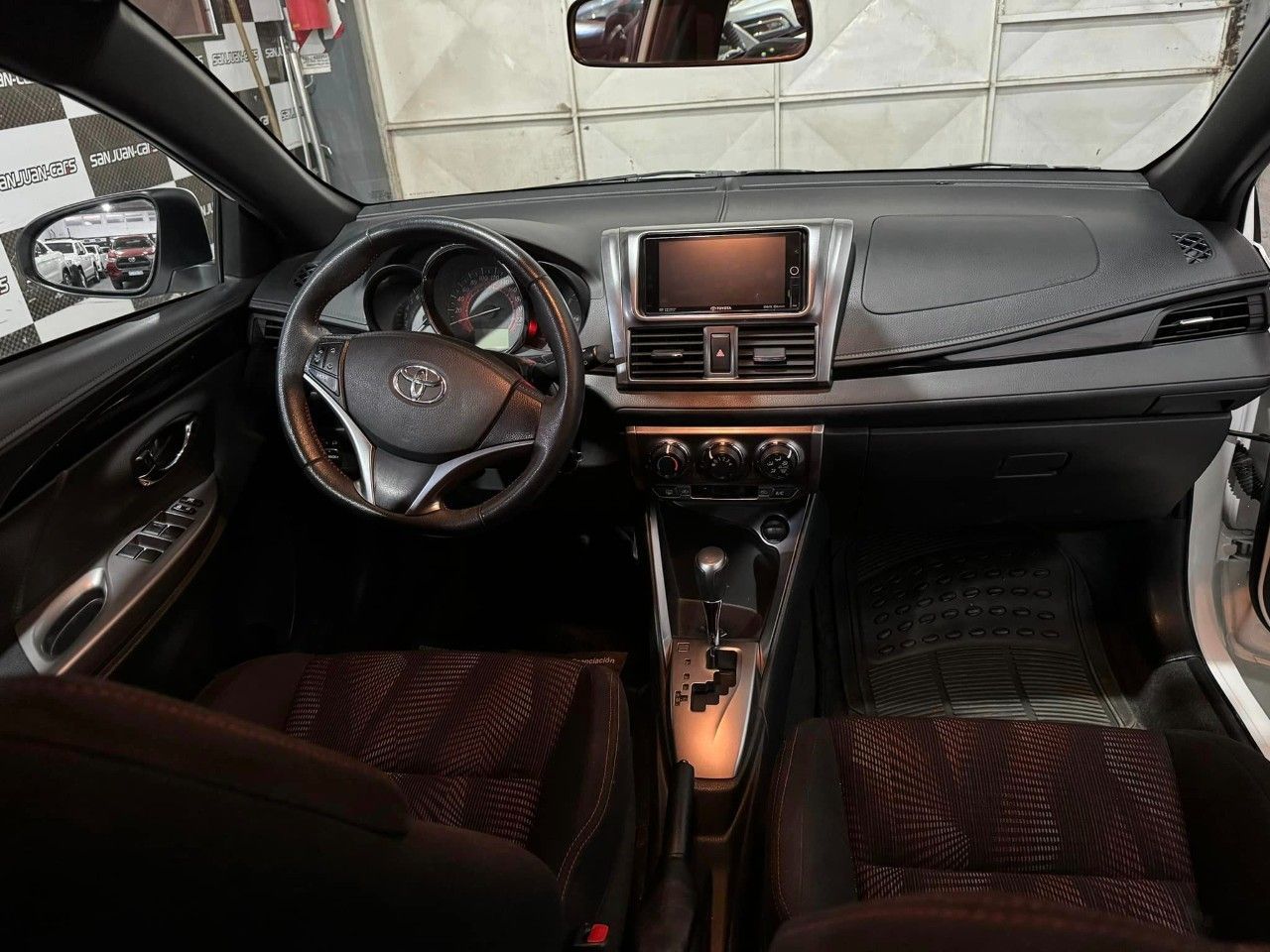 Toyota Yaris Usado Financiado en San Juan, deRuedas