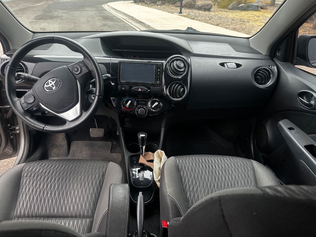 Toyota Yaris Usado en Mendoza, deRuedas