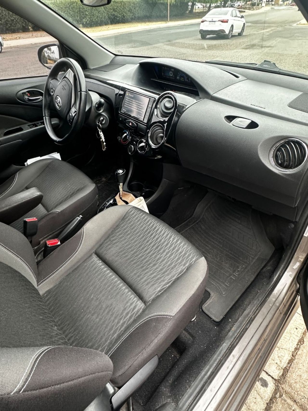 Toyota Yaris Usado en Mendoza, deRuedas