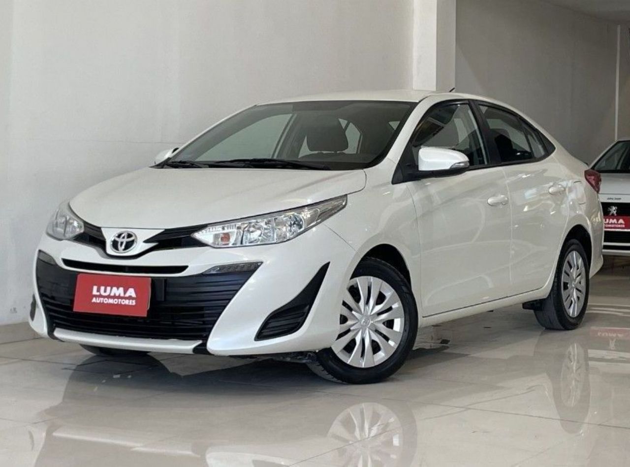 Toyota Yaris Usado Financiado en Mendoza, deRuedas