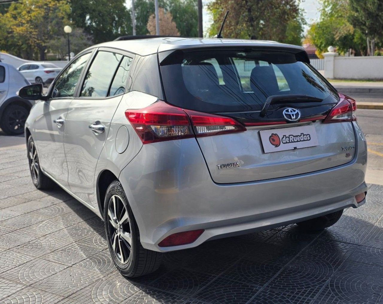 Toyota Yaris Usado Financiado en Mendoza, deRuedas