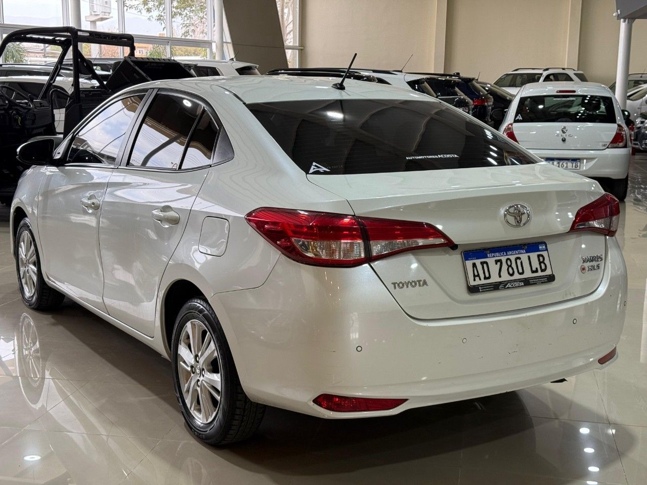 Toyota Yaris Usado Financiado en San Juan, deRuedas
