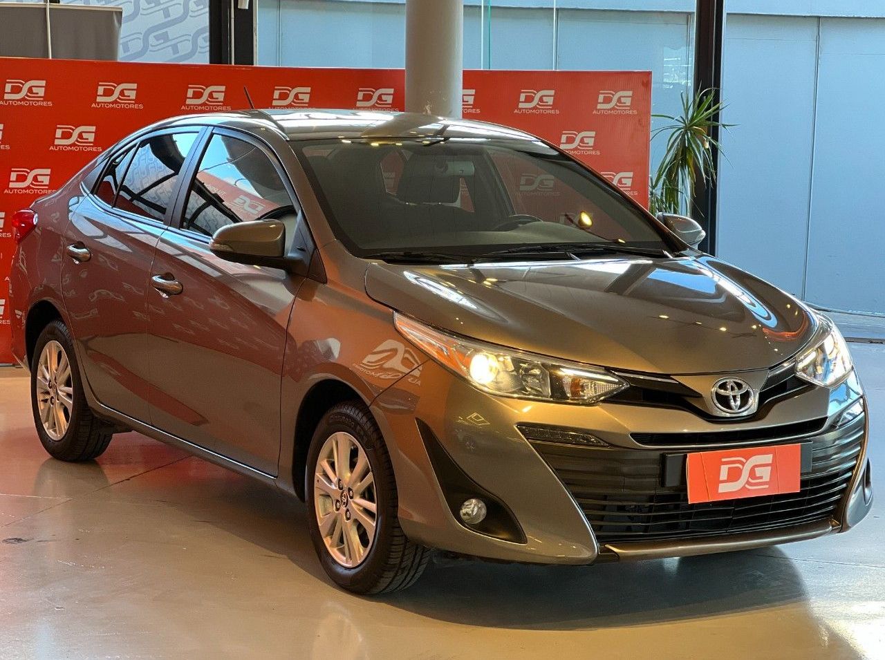 Toyota Yaris Usado Financiado en Córdoba, deRuedas