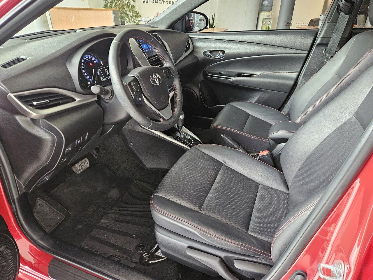 Toyota Yaris Usado Financiado en Córdoba, deRuedas