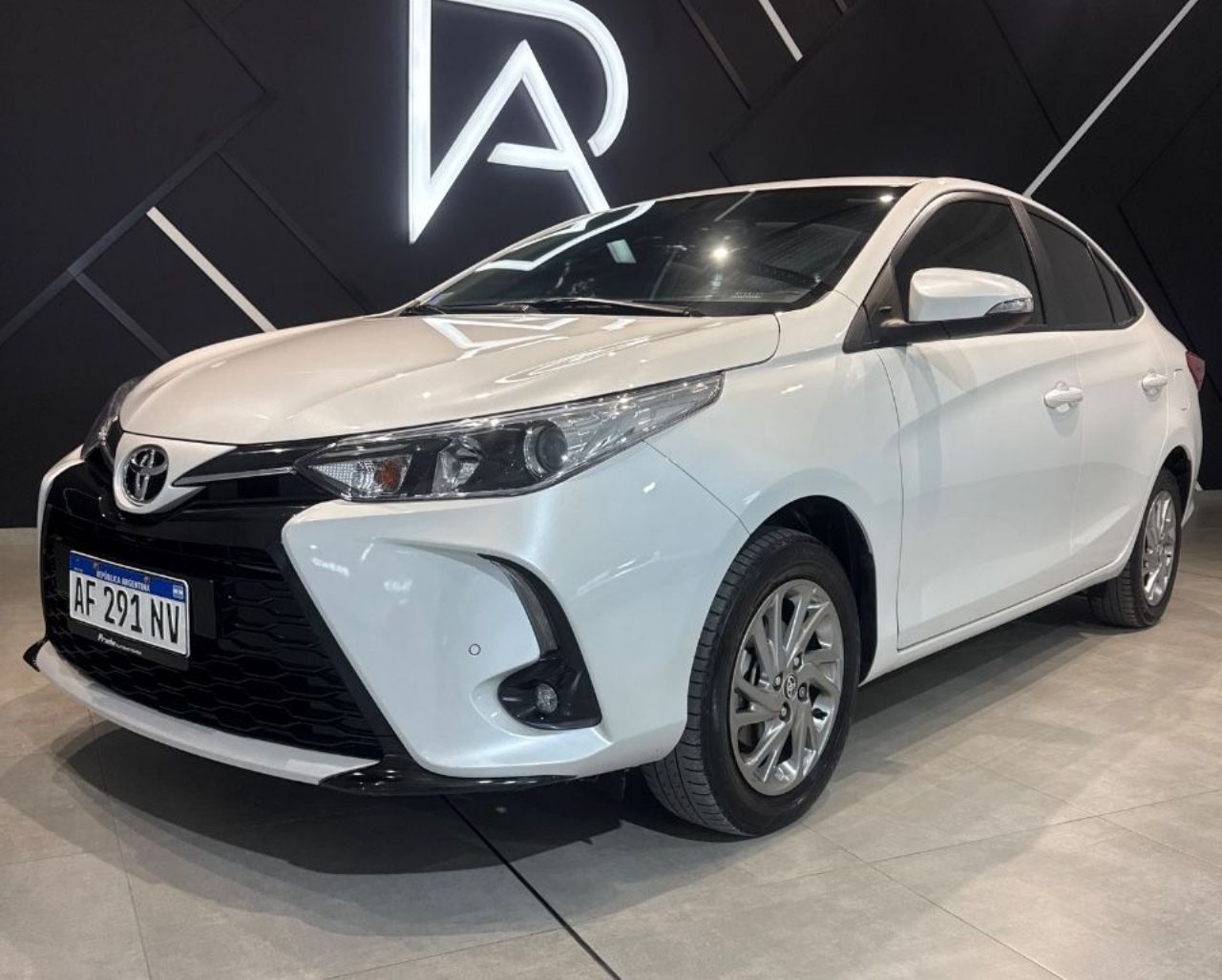 Toyota Yaris Usado Financiado en Mendoza, deRuedas