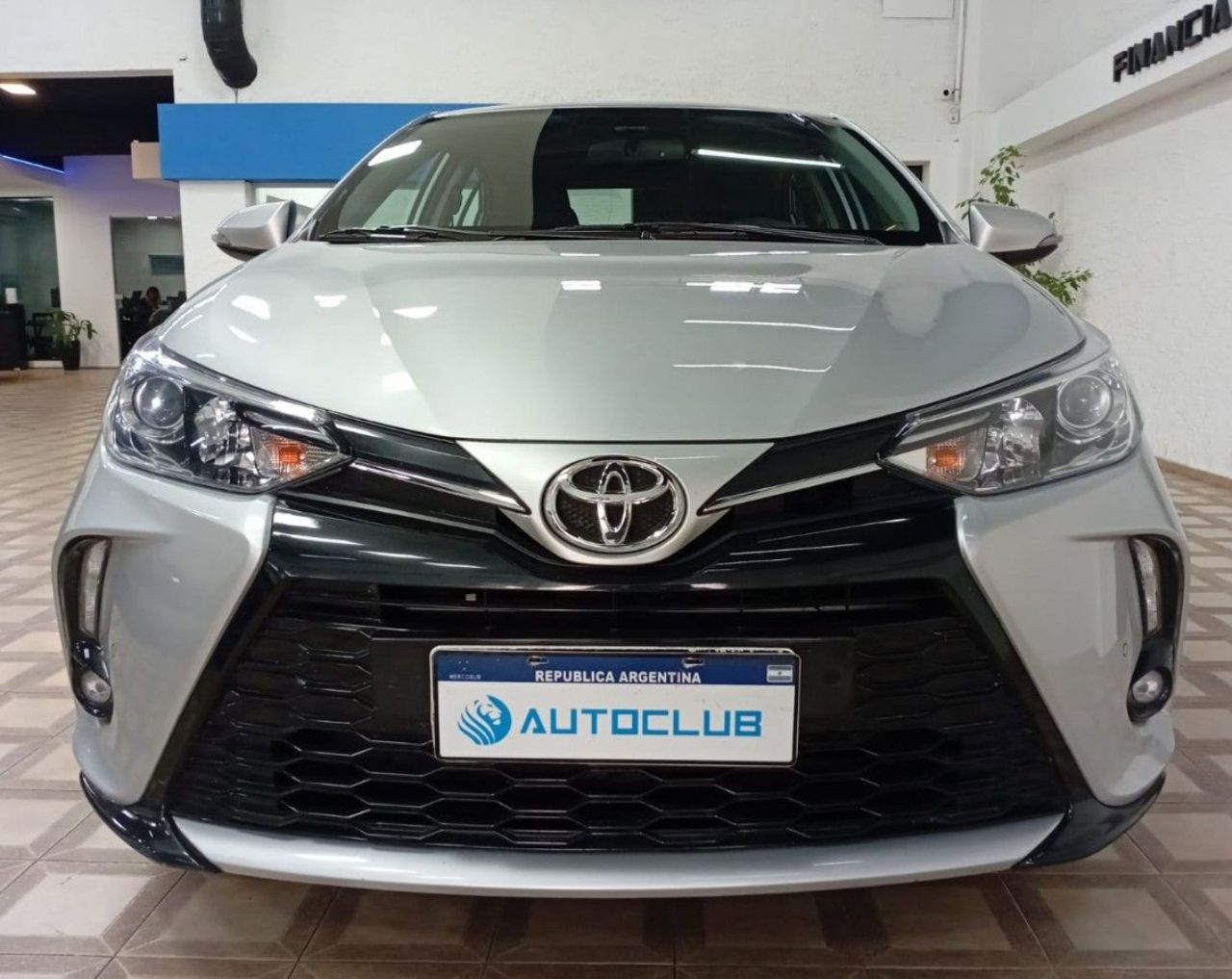 Toyota Yaris Usado Financiado en Córdoba, deRuedas