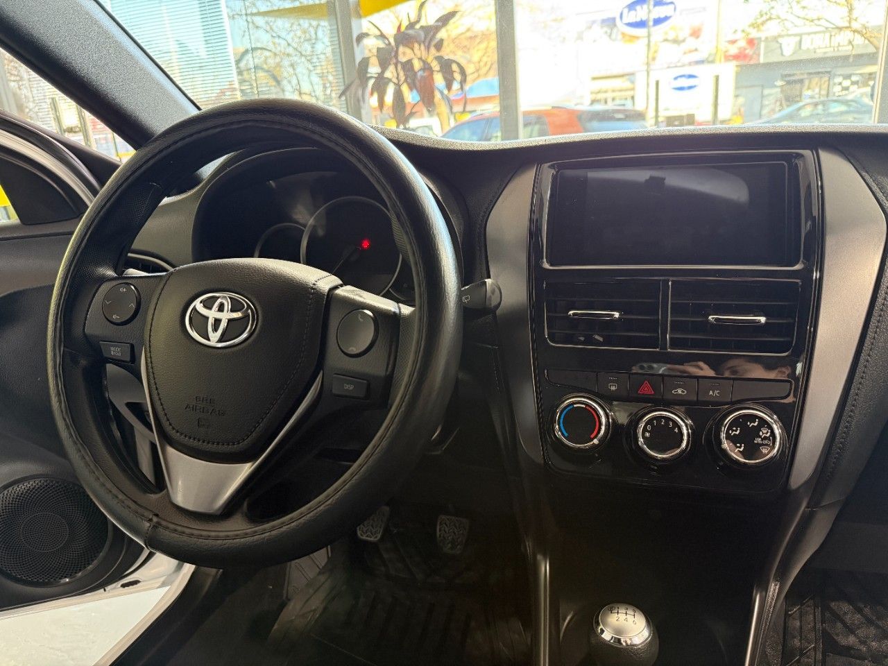 Toyota Yaris Usado Financiado en Córdoba, deRuedas
