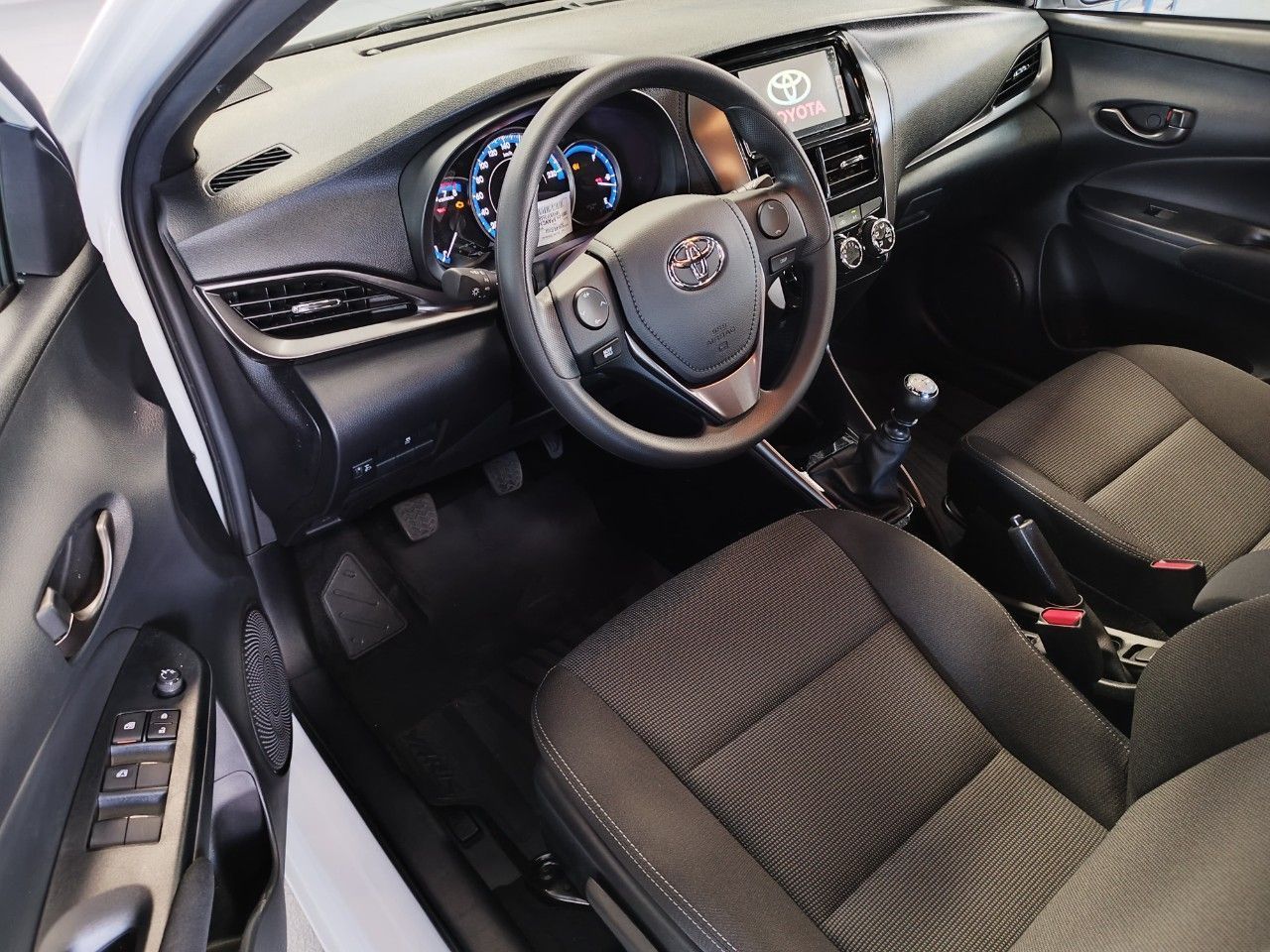 Toyota Yaris Nuevo en Mendoza, deRuedas