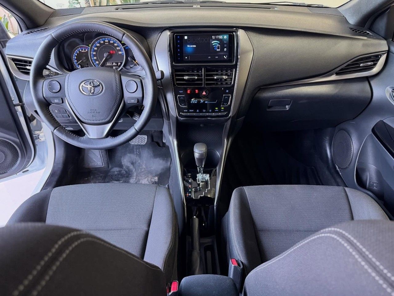 Toyota Yaris Usado Financiado en San Juan, deRuedas