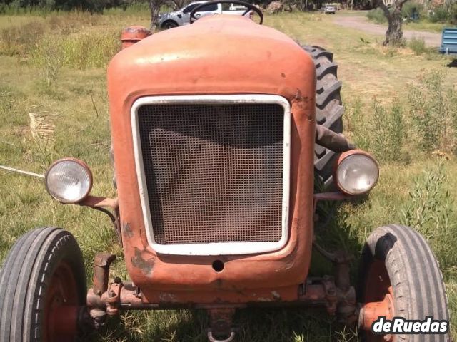 Tractor Fiat Usado en Mendoza, deRuedas