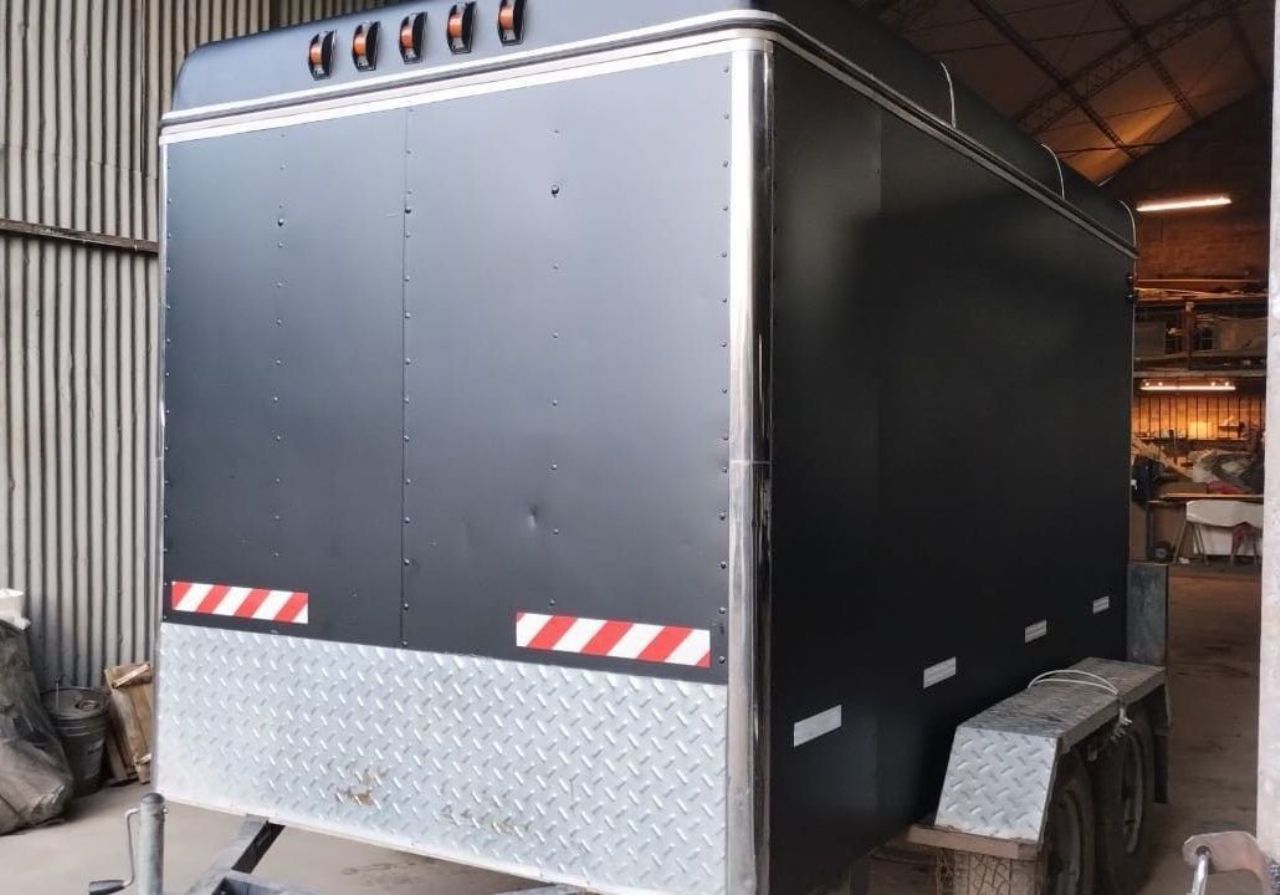 Trailer 2 ejes Usado en Mendoza, deRuedas