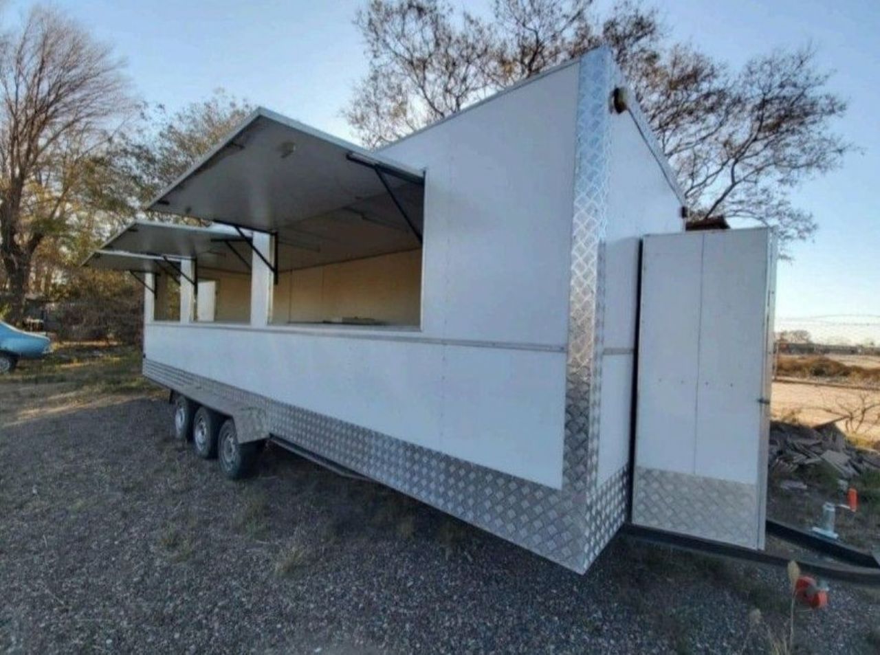 Trailer +2 ejes Usado en Mendoza, deRuedas