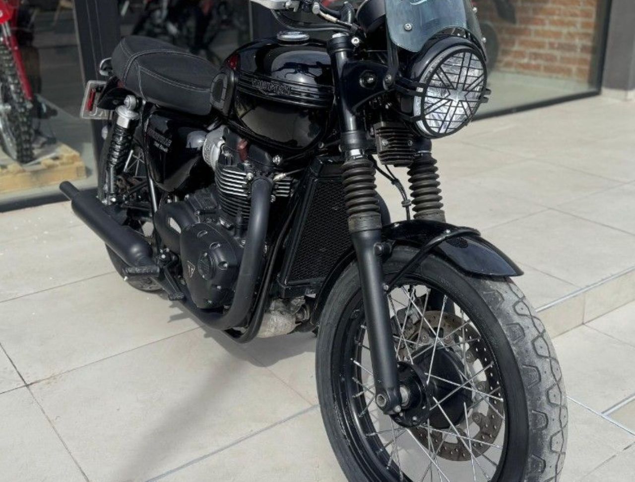 Triumph Bonneville Usada en San Juan, deRuedas