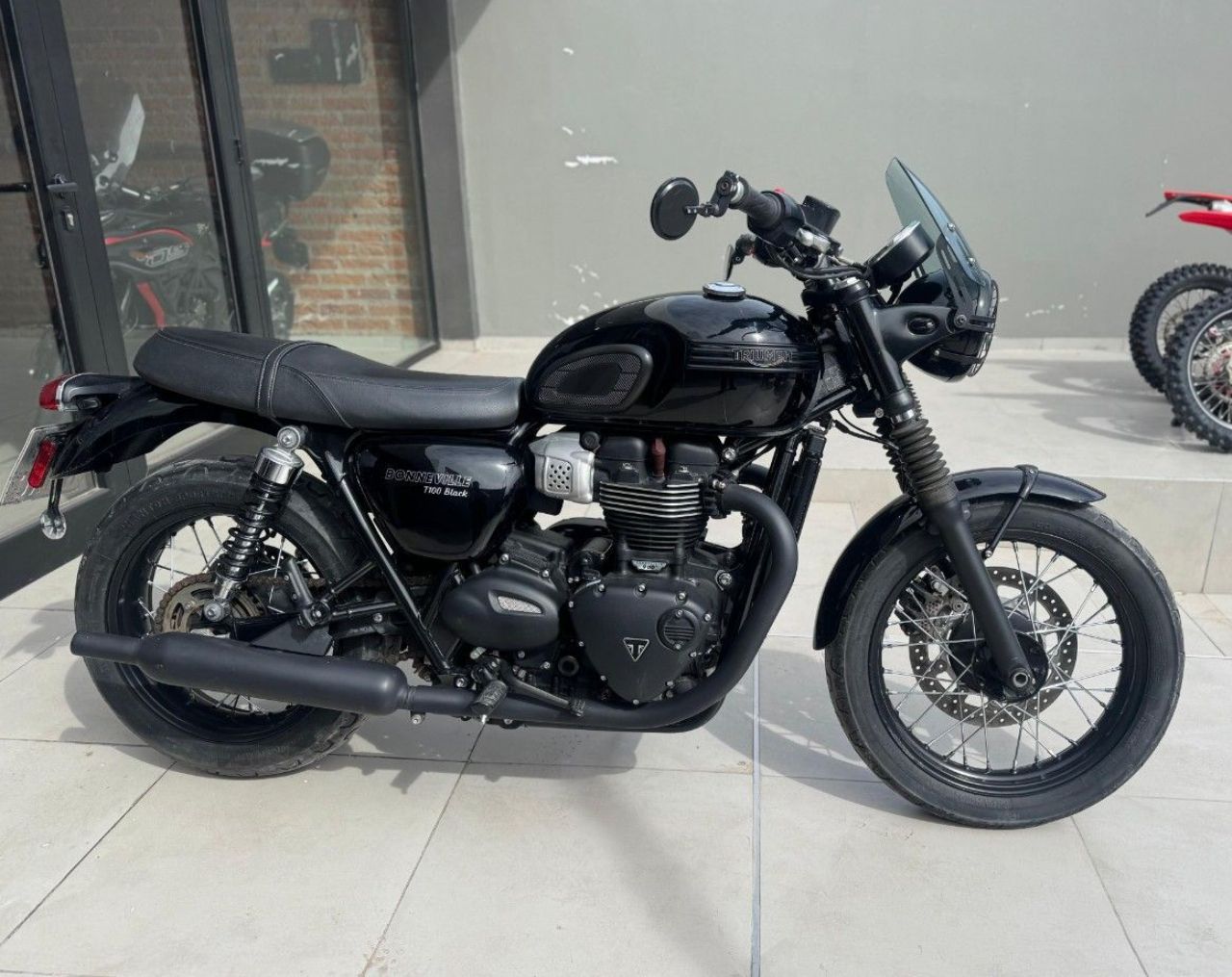 Triumph Bonneville Usada en San Juan, deRuedas