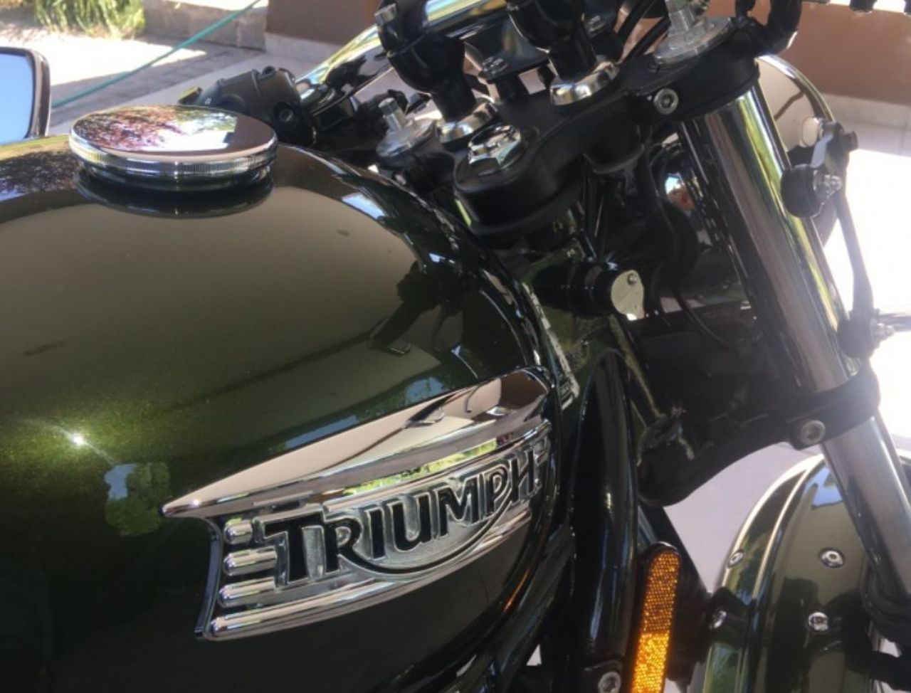 Triumph Thruxton Usada en Mendoza, deRuedas