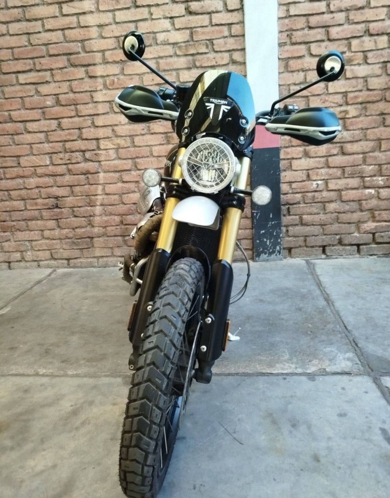 Triumph XC Usada en Mendoza, deRuedas