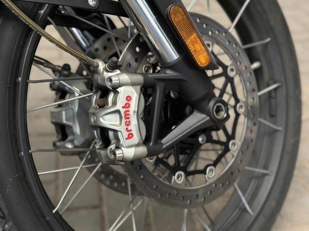 Triumph XE Usada en Córdoba, deRuedas