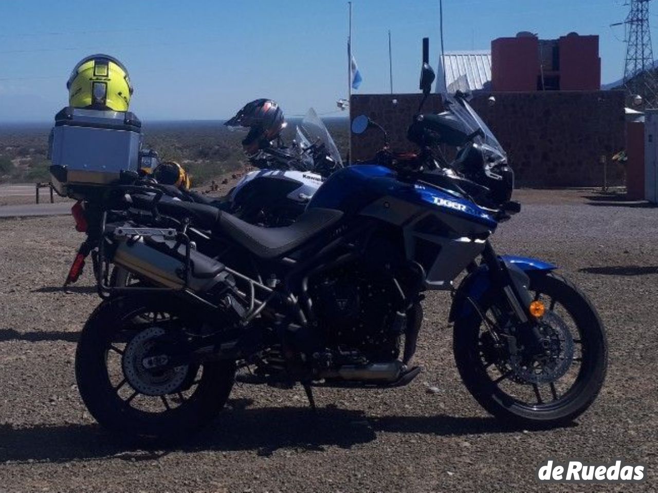 Triumph XRX Usada en San Juan, deRuedas
