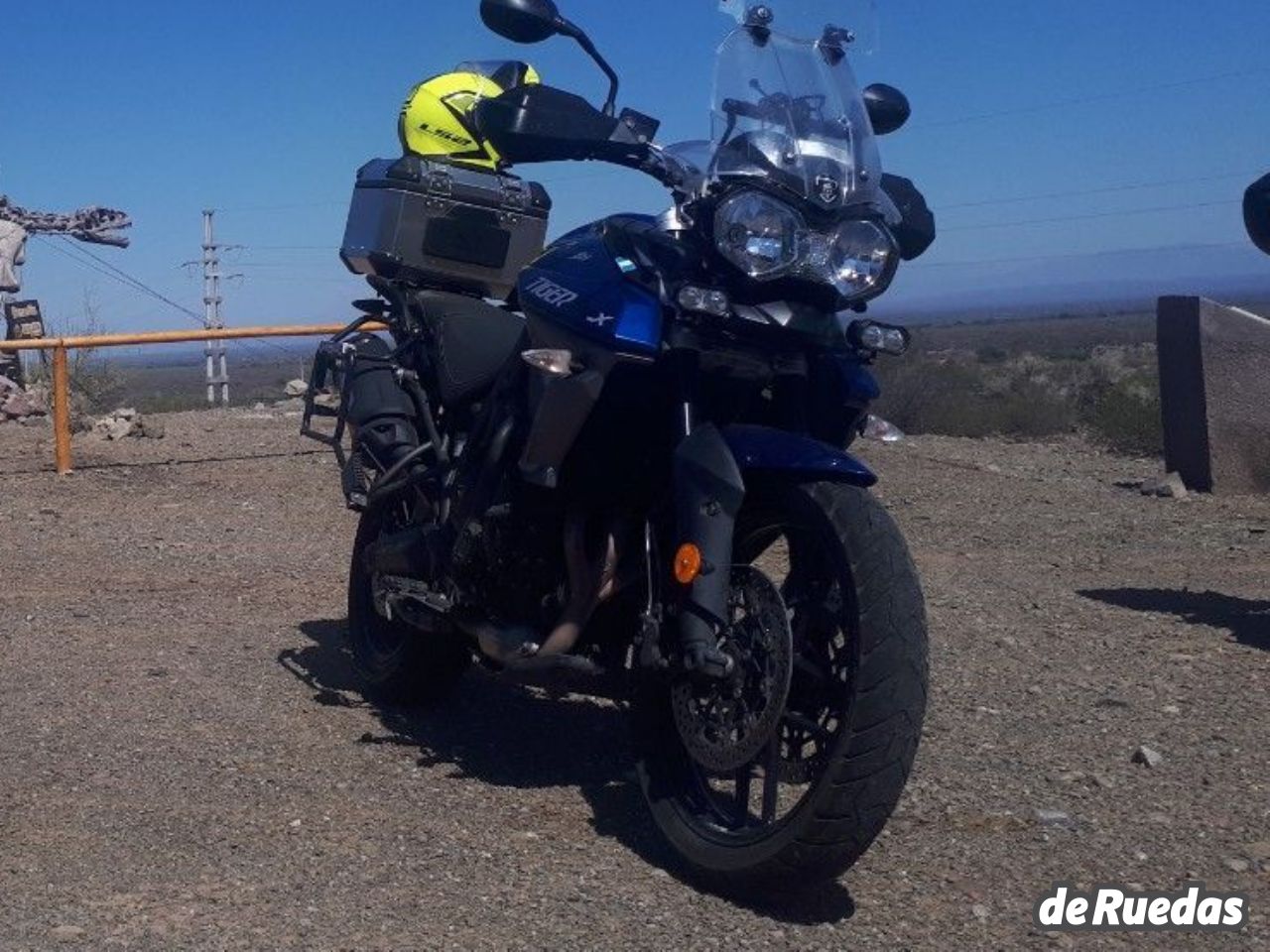 Triumph XRX Usada en San Juan, deRuedas
