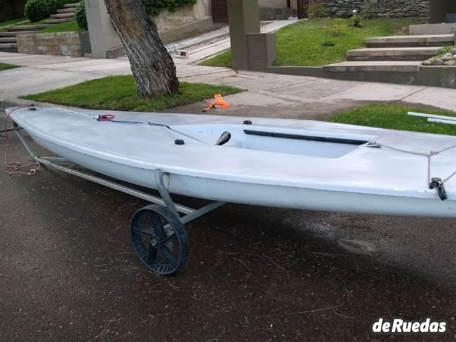 Velero Laser Usado en Mendoza, deRuedas