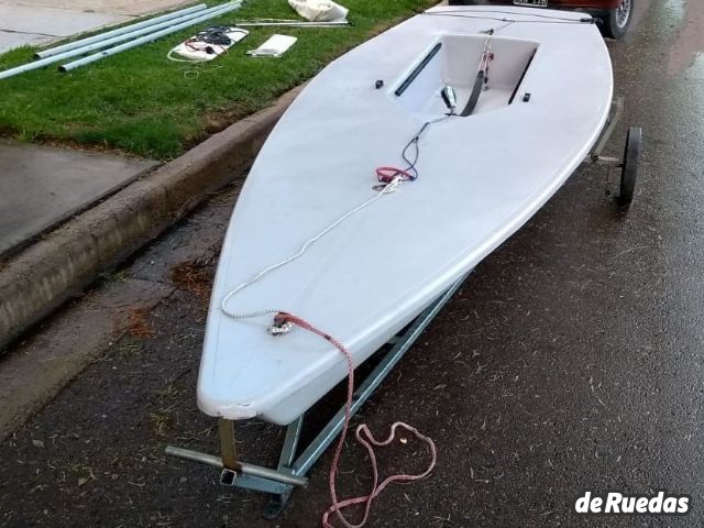 Velero Laser Usado en Mendoza, deRuedas