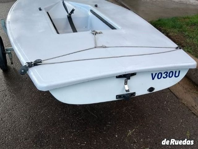 Velero Laser Usado en Mendoza, deRuedas