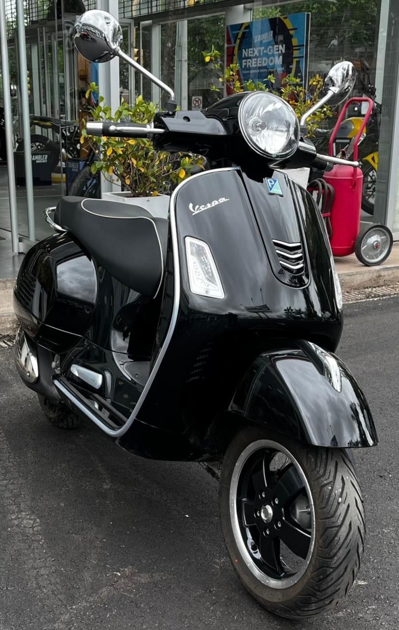 Vespa GTS Usada en Mendoza, deRuedas