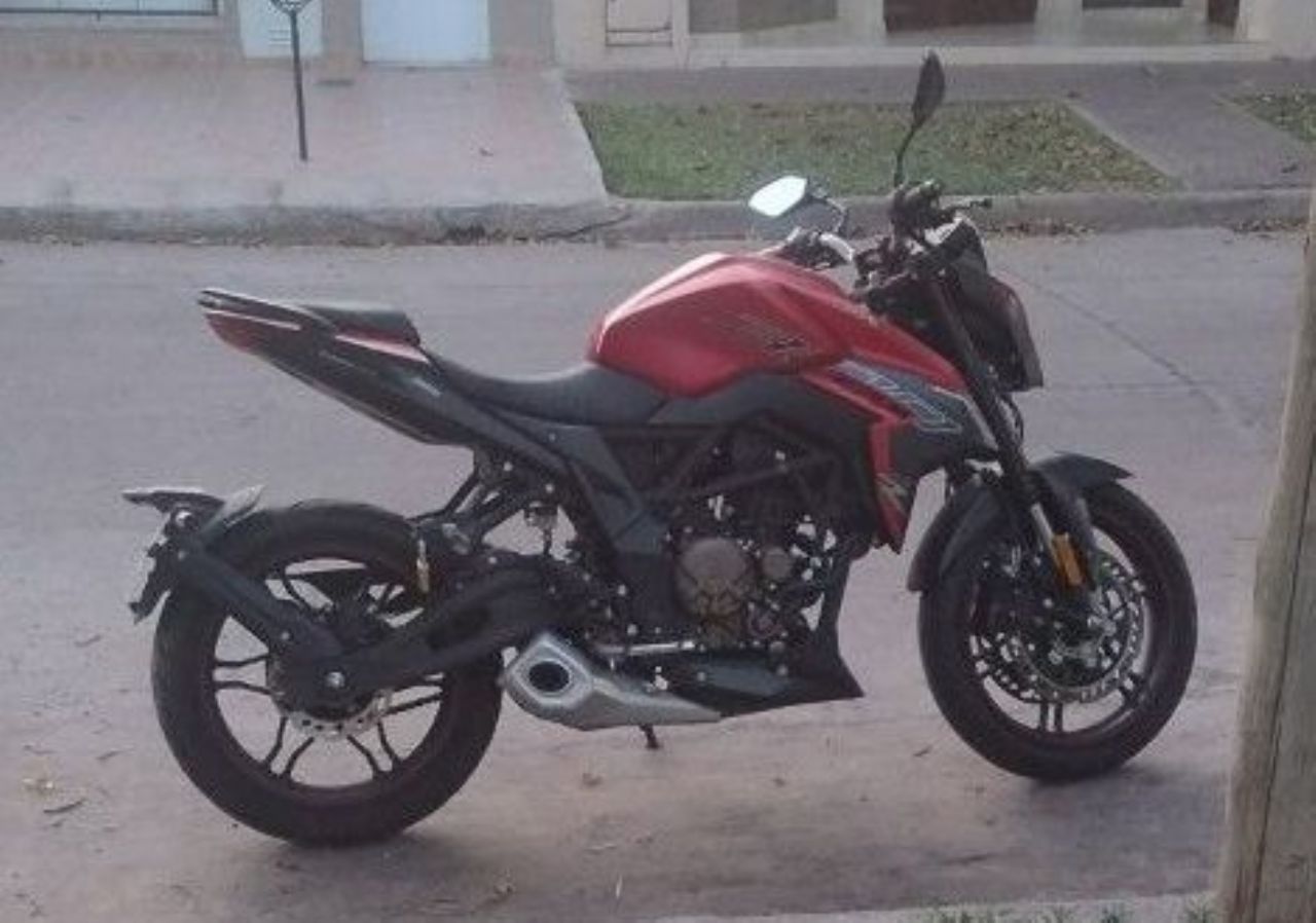 Voge R Usada en Santa Fe, deRuedas