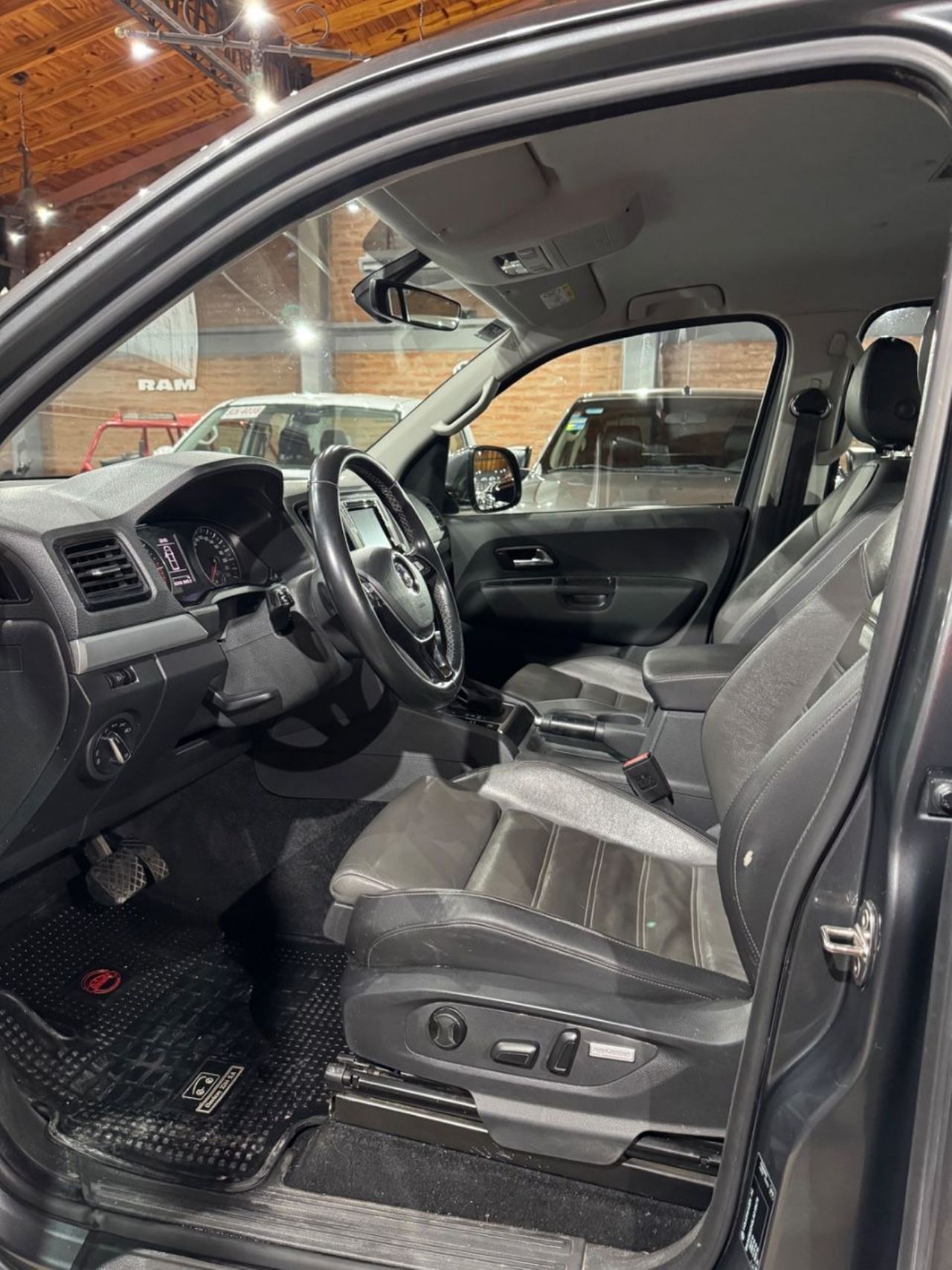 Volkswagen Amarok Usada Financiado en San Juan, deRuedas