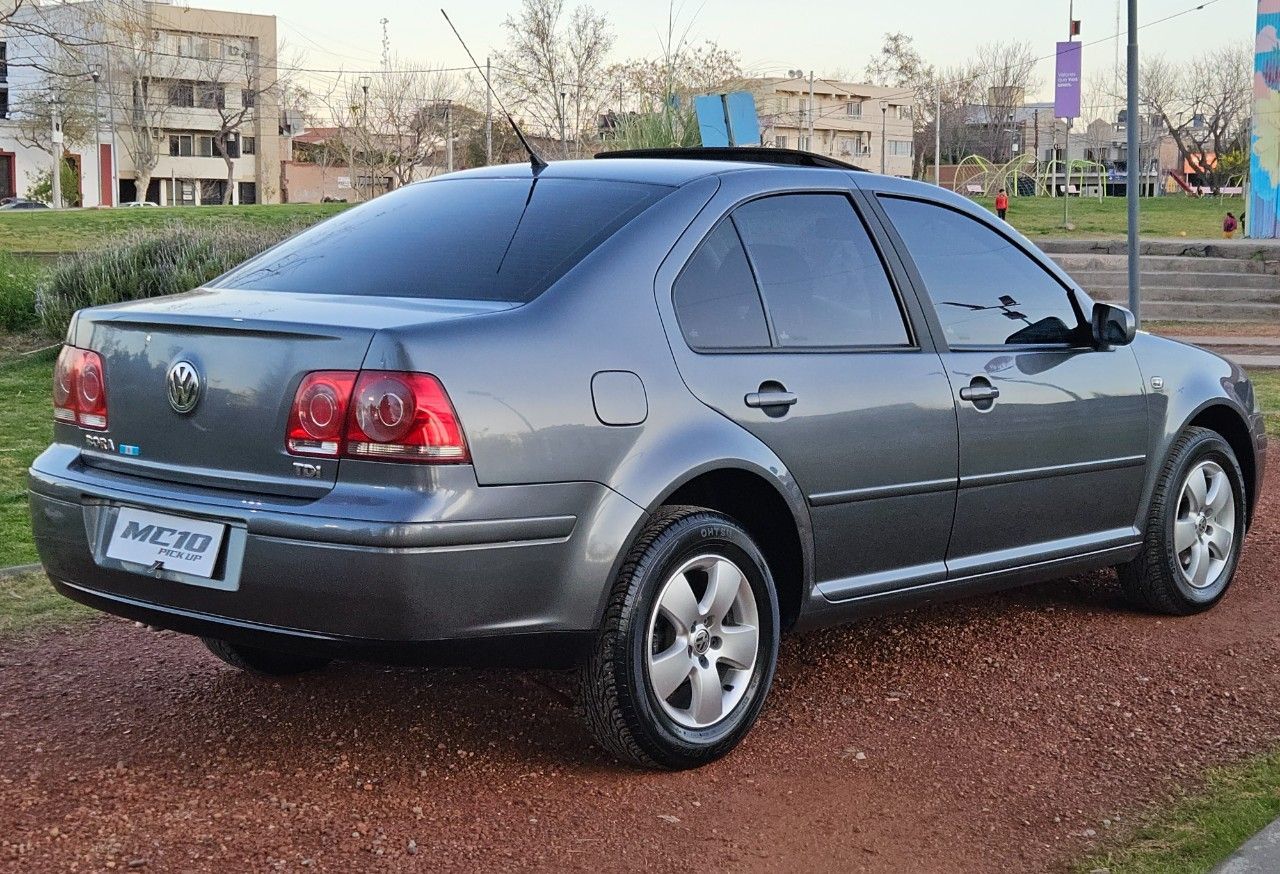 Volkswagen Bora Usado Financiado en Mendoza, deRuedas