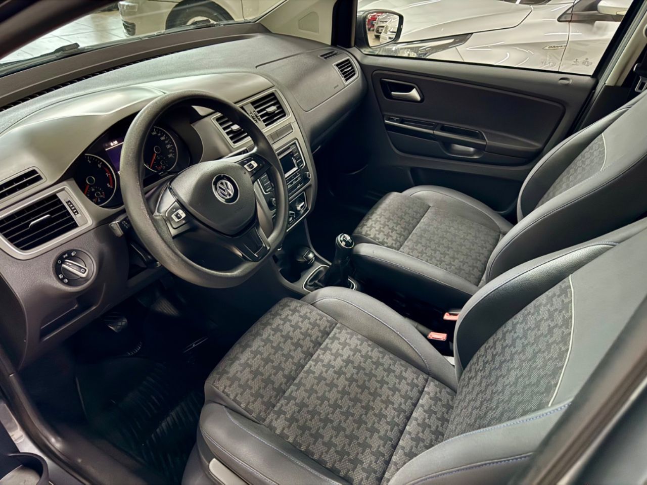 Volkswagen Fox Usado Financiado en Mendoza, deRuedas