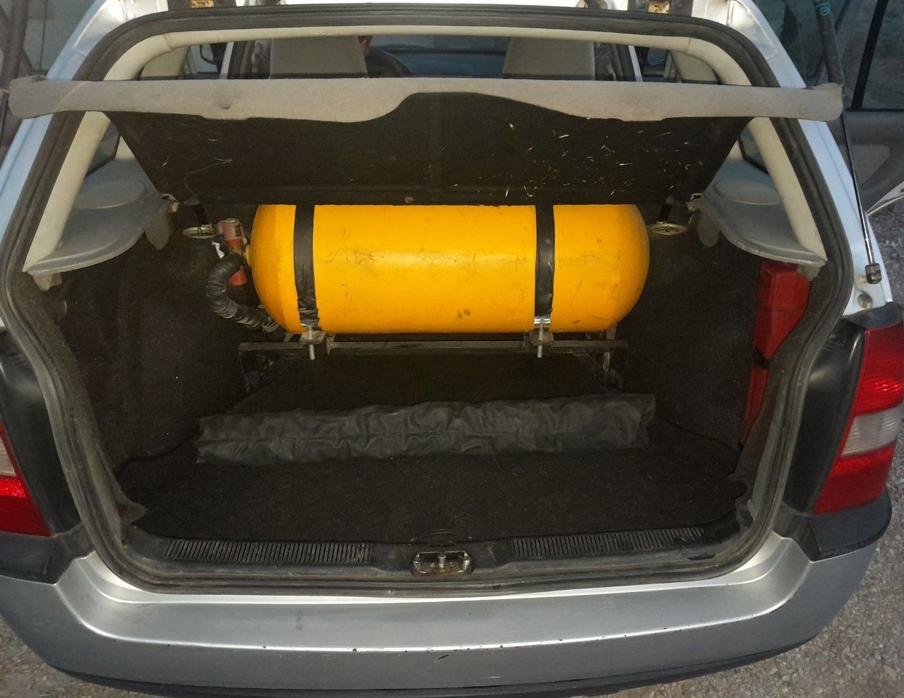 Volkswagen Gol Country Usado en Mendoza, deRuedas