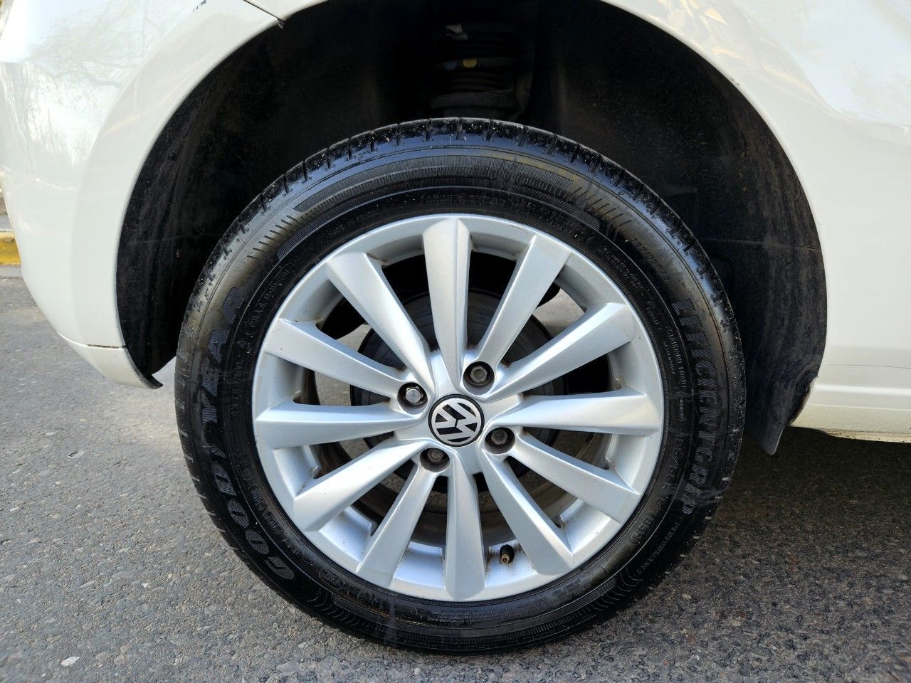 Volkswagen Gol Trend Usado Financiado en Mendoza, deRuedas
