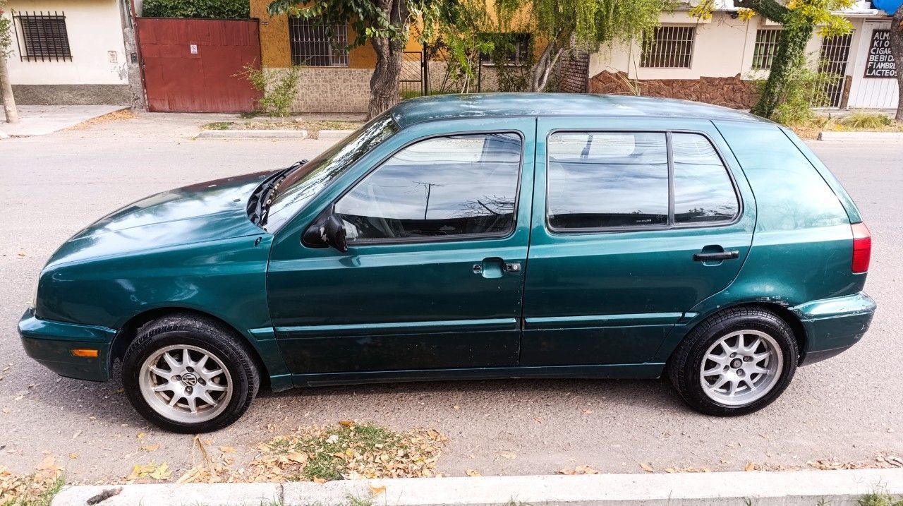 Volkswagen Golf Usado en Mendoza, deRuedas