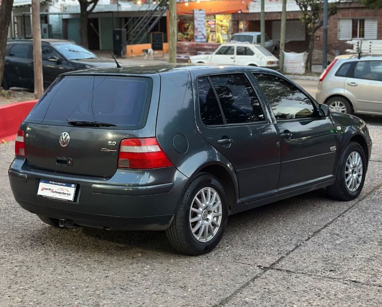 Volkswagen Golf Usado en Córdoba, deRuedas
