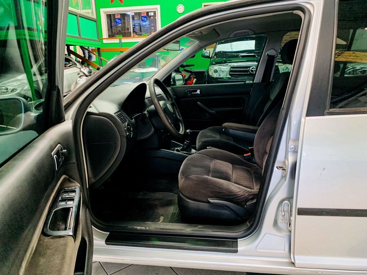 Volkswagen Golf Usado en Córdoba, deRuedas