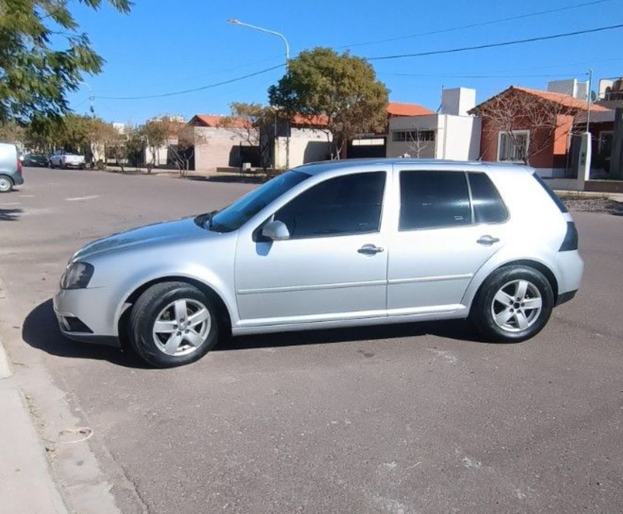 Volkswagen Golf Usado en Mendoza, deRuedas